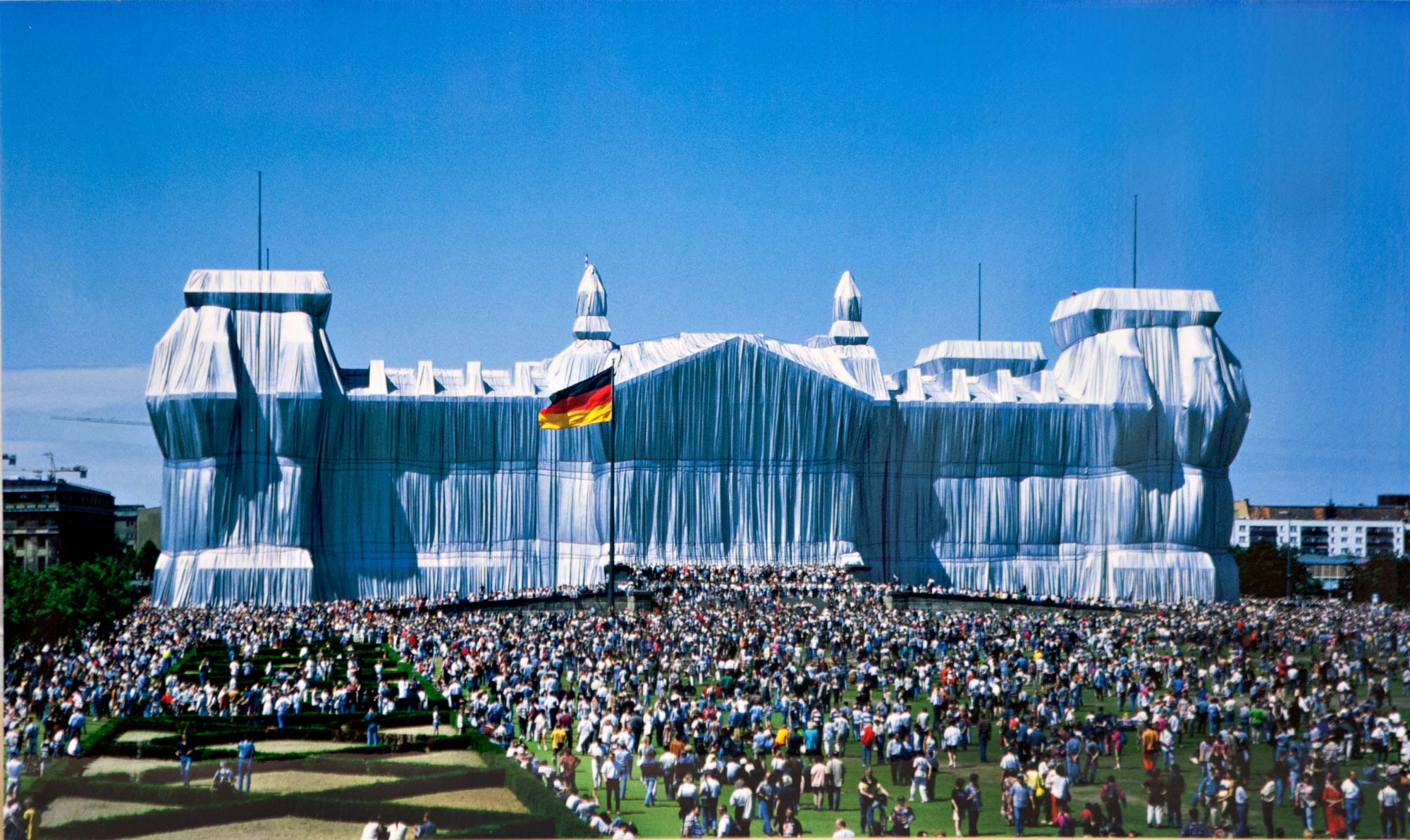 Public Art Installations : Discovering Art Without Walls - Your Bridge ...